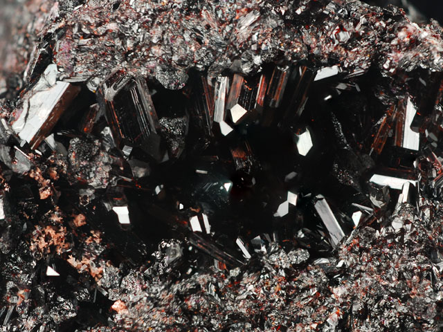 Manganvesuvianite